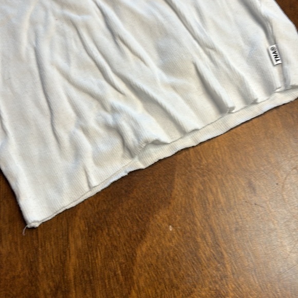 Lot of 2 cropped camis from Aritzia’s TNA - Picture 7 of 8